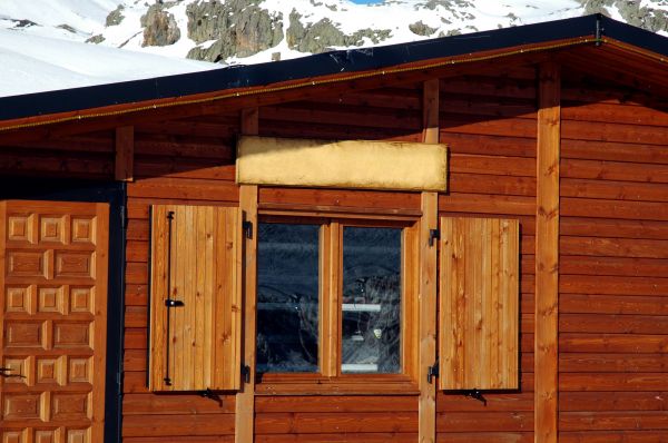 Cost of Cabin Window Repair in Fairfax